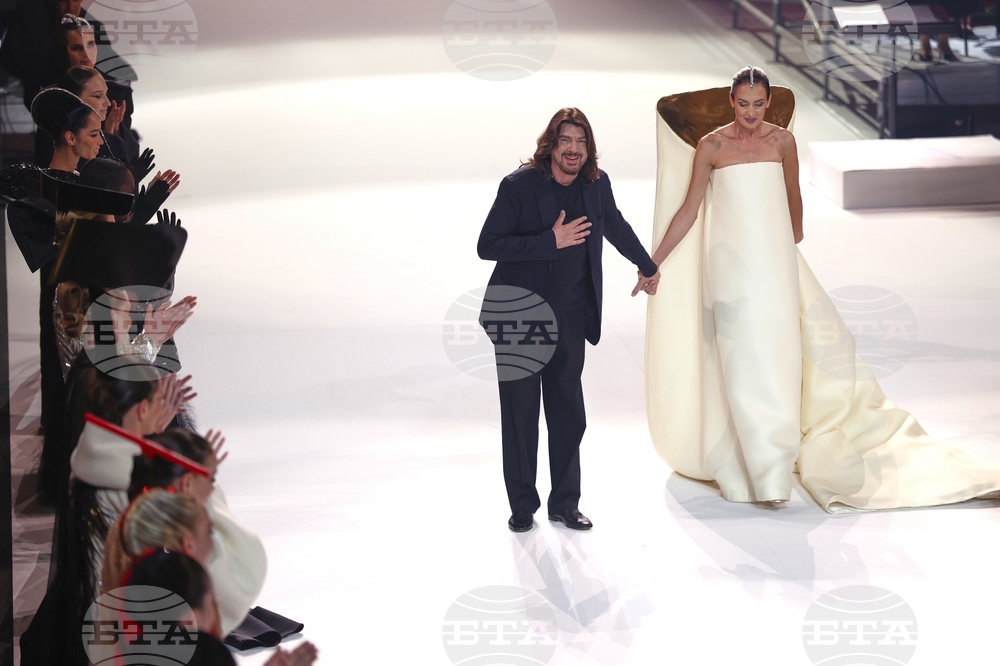 France Fashion Stephane Rolland F/W 25 26
