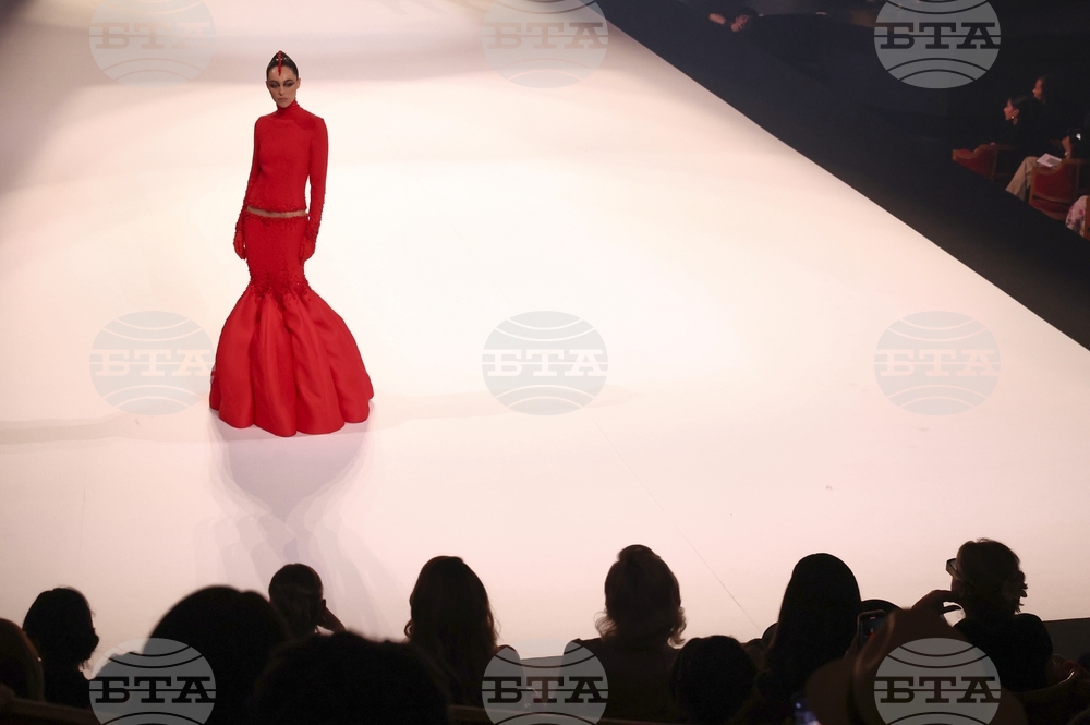 France Fashion Stephane Rolland F/W 25 26