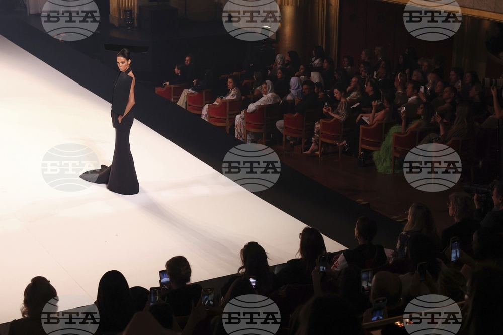 France Fashion Stephane Rolland F/W 25 26