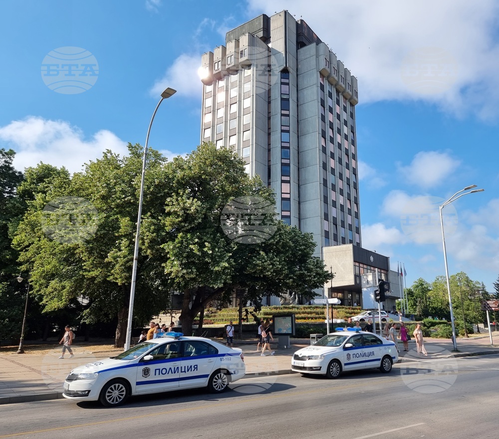 Anti-Corruption Commission Conducts Raid in Varna, Continue the Change Describes It as Political Attack