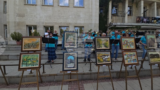 Над 20 години Националният пленер по живопис за художници с физически увреждания „Синя зона” събира творци от цялата страна в Ловеч