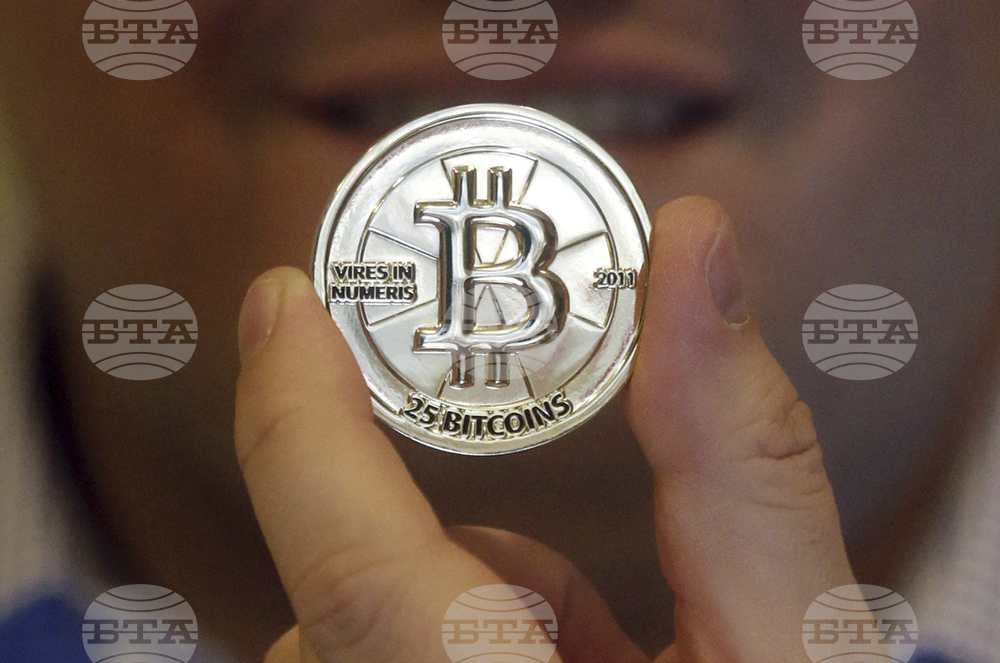 Биткойнът скочи до нов исторически рекорд от близо 112 000 долара