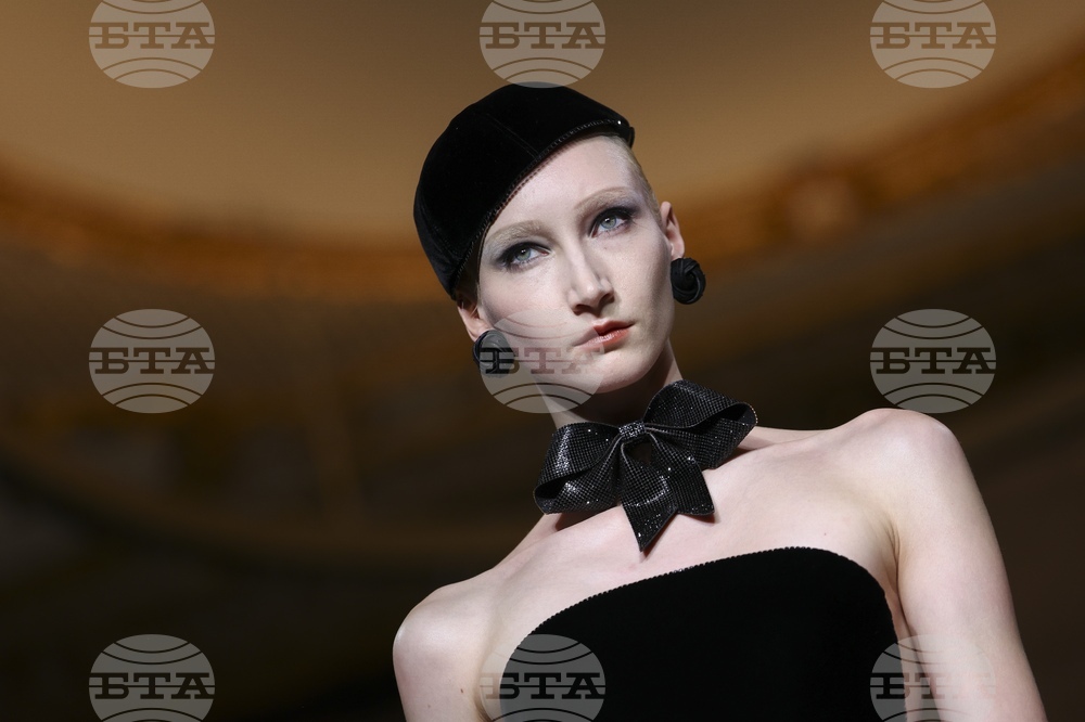 France Fashion Giorgio Armani Prive F/W 25 26