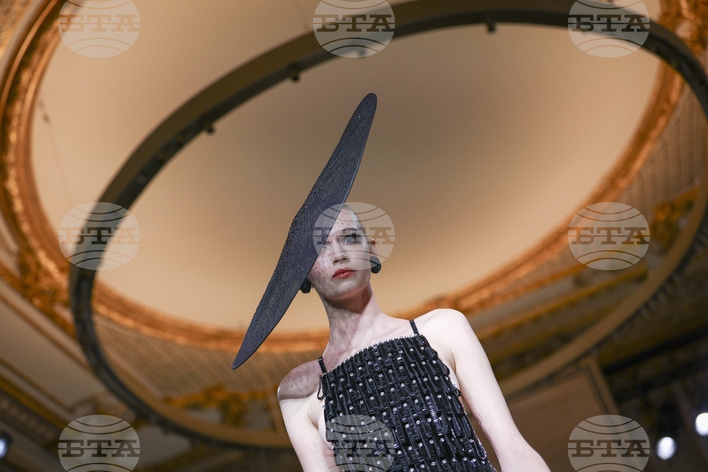 France Fashion Giorgio Armani Prive F/W 25 26