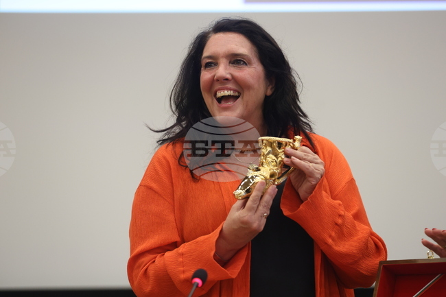 Българската история е преплетена с толкова много култури – и това е част от красотата й, каза проф. Бетани Хюз в Париж