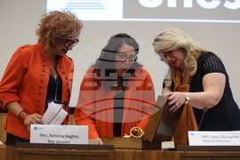 Франция - Париж - ЮНЕСКО - „The Treasures of Bulgaria“ - Бетани Хюз