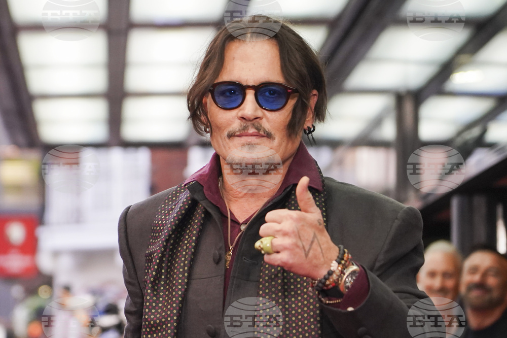 Костюми на Джони Деп, Кейт Бланшет и Кейт Уинслет от филми и телевизионни продукции ще бъдат предложени на търг в Лондон