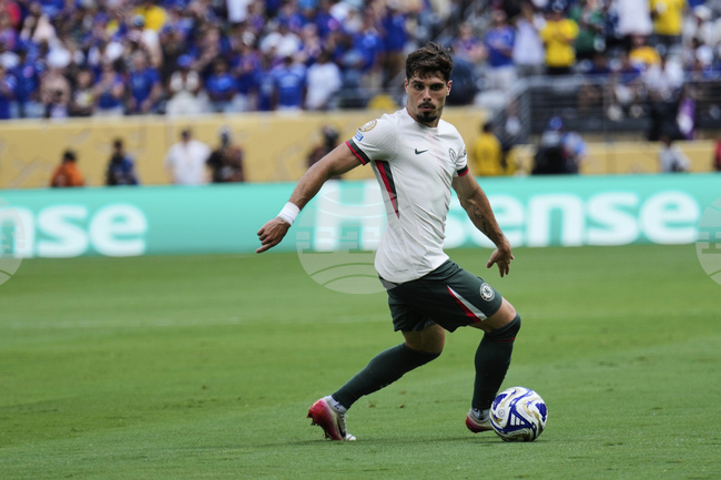 Португалският футболист на Челси Педро Нето: "Искам да посветя финала на Диого Жота и семейството му"