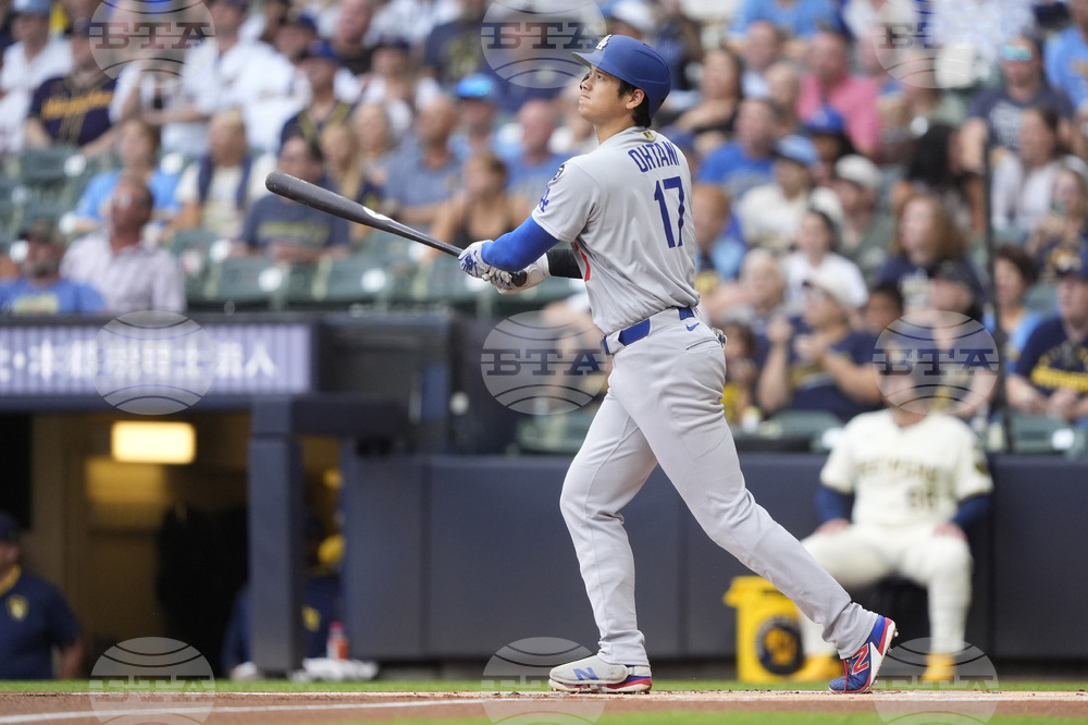 Dodgers Brewers Baseball