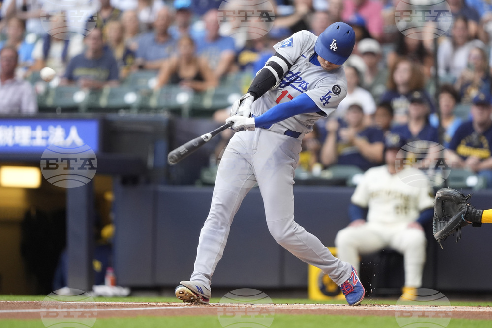 Dodgers Brewers Baseball
