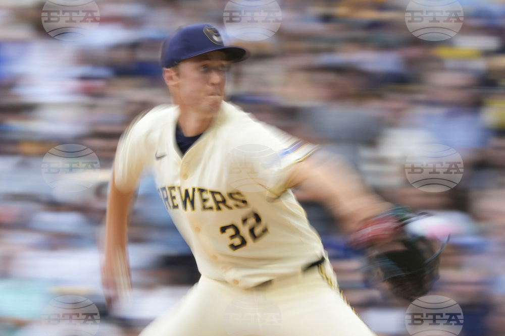 Dodgers Brewers Baseball