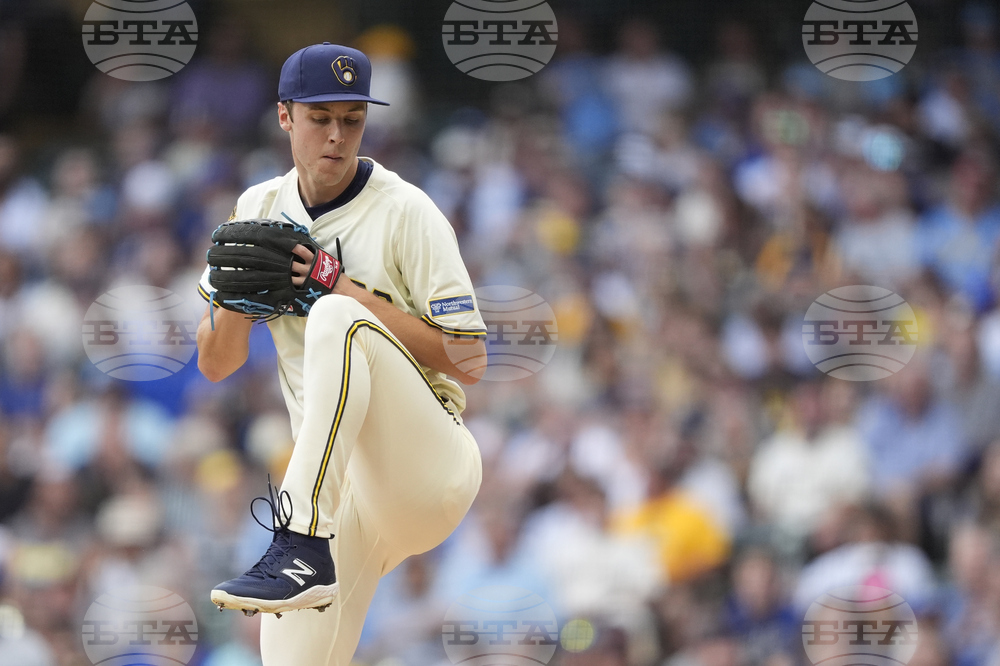Dodgers Brewers Baseball