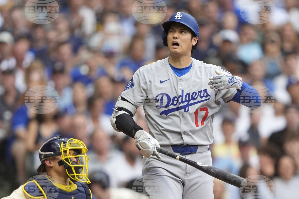 Dodgers Brewers Baseball
