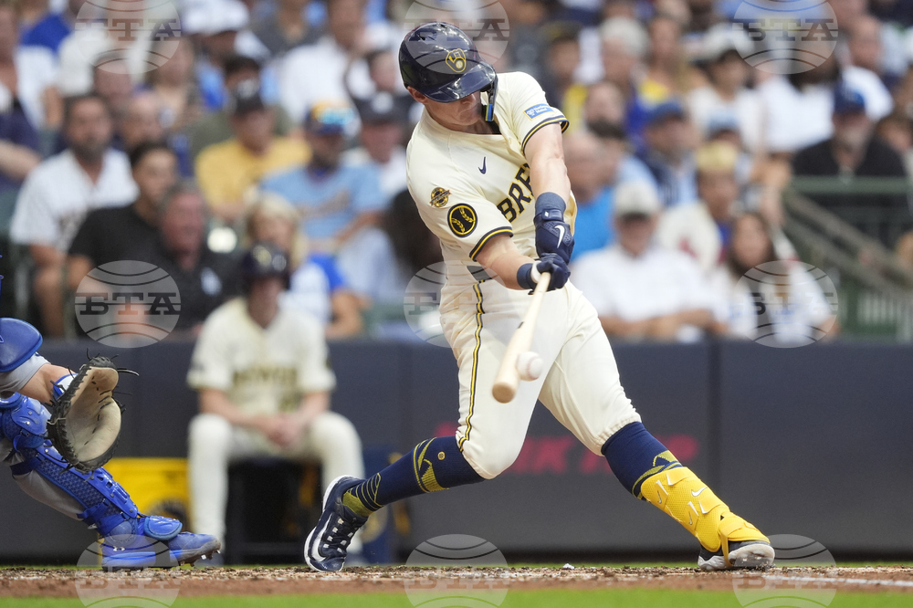 Dodgers Brewers Baseball