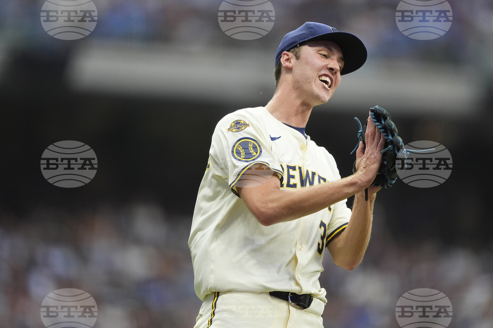 Dodgers Brewers Baseball