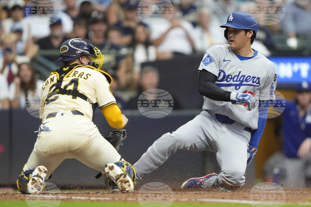 Dodgers Brewers Baseball
