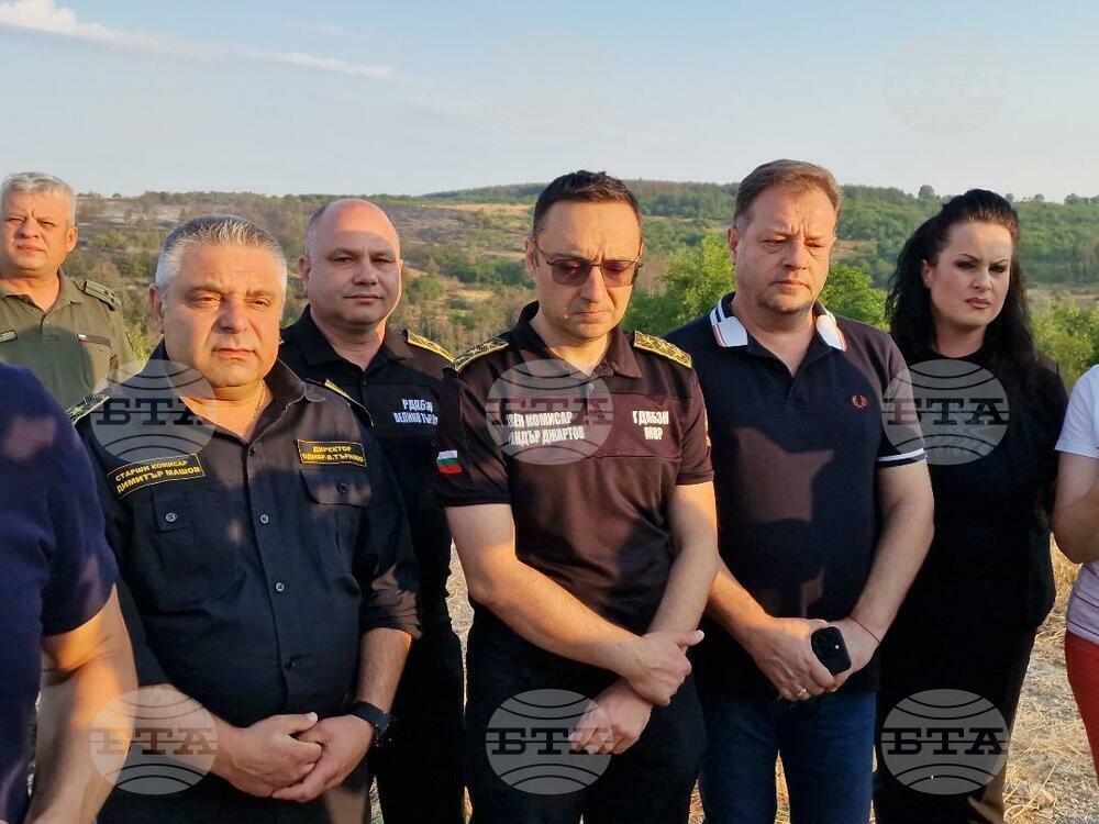 Локализиран е пожарът в местността Гарга баир край Велико Търново, съобщи главен комисар Александър Джартов