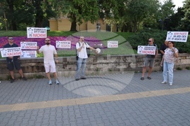„Децата се нуждаят и от тате, и от мама!“ - символична разходка
