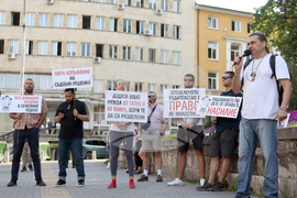 „Децата се нуждаят и от тате, и от мама!“- символична разходка