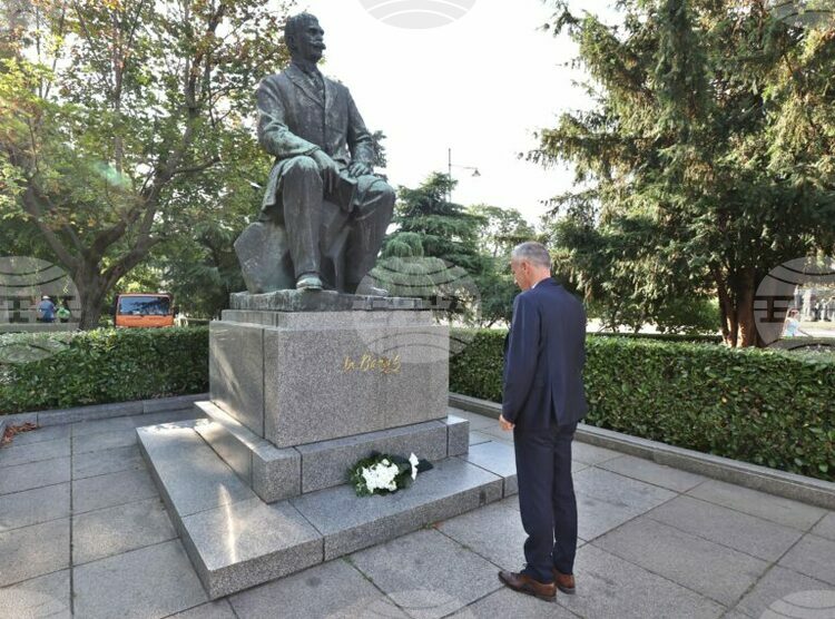 Education Minister Pays Homage to Writer Ivan Vazov on 175th Birth Anniversary