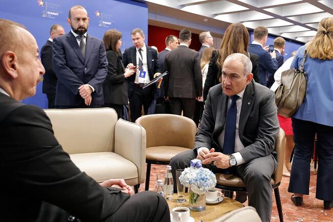 АРМЕНПРЕС: Арменският премиер ще се срещне с азербайджанския президент в ОАЕ 