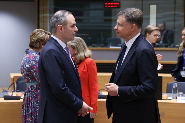 Румъния се размина засега със спиране на еврофондовете