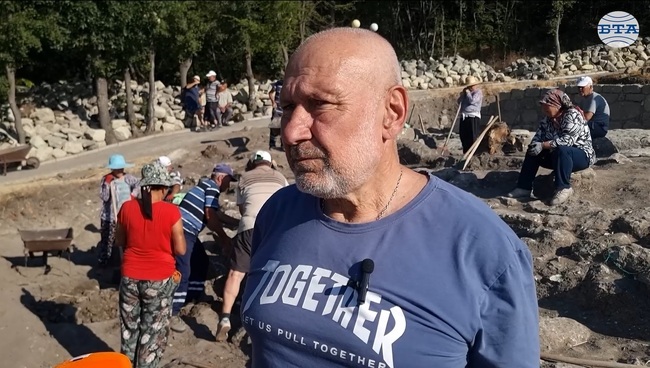 Северна Македония не иска да влиза в ЕС, това са маневри, смята съпредседателят на Научния кръг "За Македония" проф. Николай Овчаров