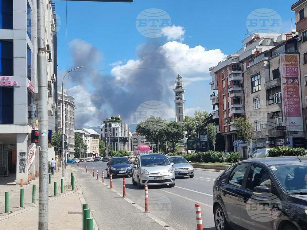 Един човек е пострадал при пожар в Скопие, застрашаващ къщи в близост