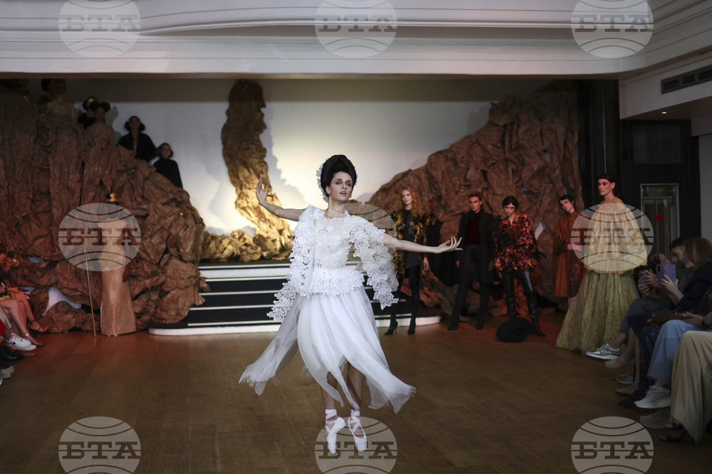 France Fashion Franck Sorbier F/W 25 26