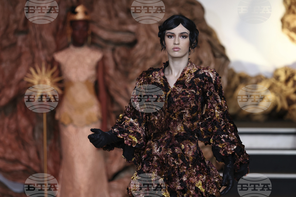 France Fashion Franck Sorbier F/W 25 26