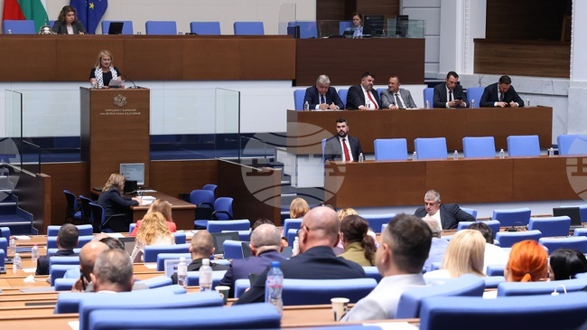 Reactions to Fourth Unsuccessful No-Confidence Vote against Zhelyazkov Cabinet