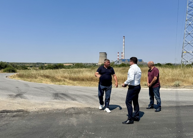 Областният управител д-р Неделчо Маринов се срещна с кмета на община Гълъбово и направи обход на ремонтиращата се отсечка Гълъбово – Мъдрец