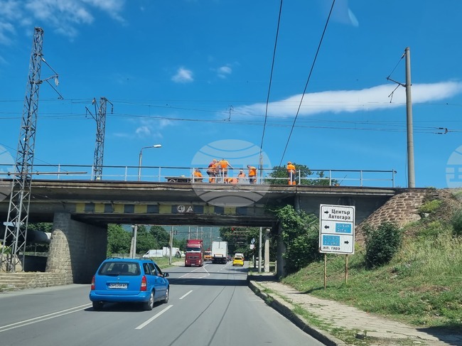 Кметът на Сливен настоява да бъде укрепен жп надлез в града