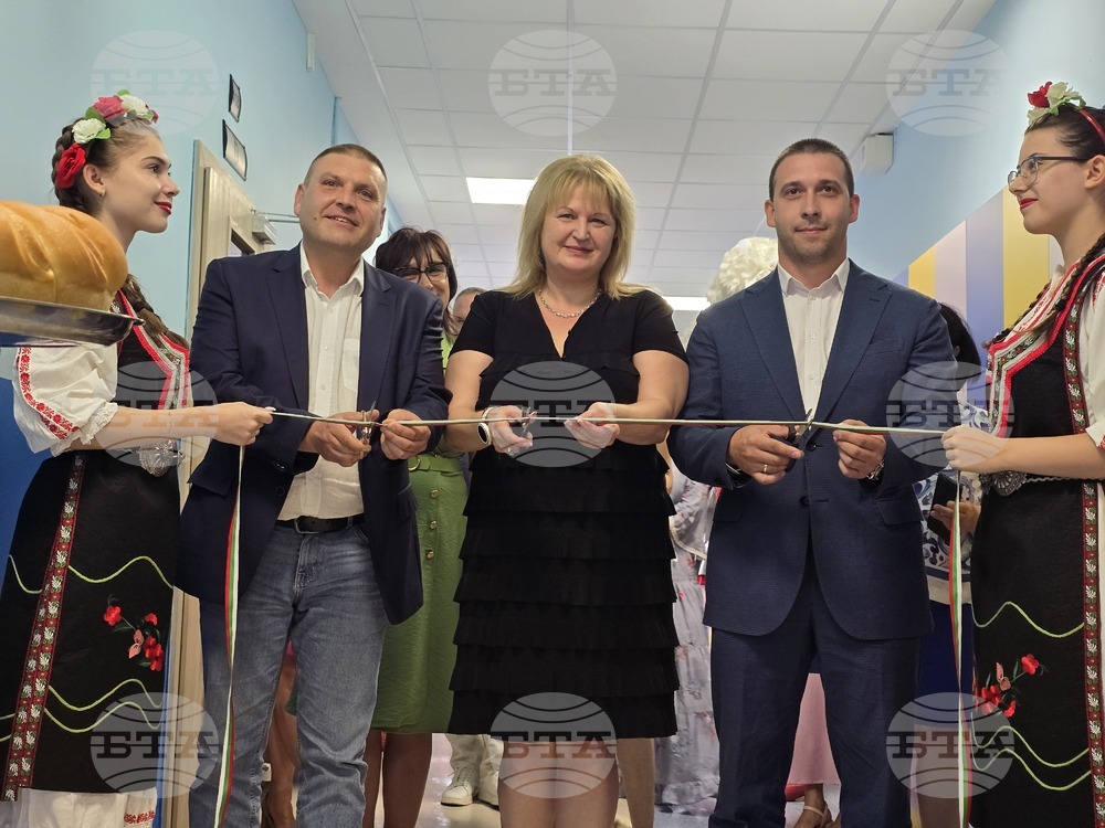 В плевенското Средно училище „Иван Вазов“ откриха STEM кабинети