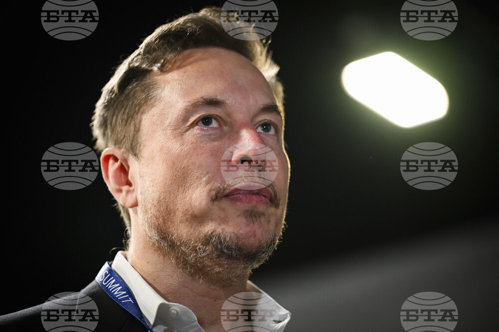 Илон Мъск смята, че възмущението от дийпфейковете на „Грок“ е „извинение за цензура“