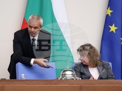 Народно събрание - заседание - вот на недоверие - дебати