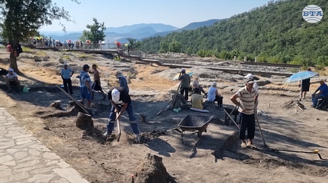Силно укрепен "град в града" е пазил епископите на Родопите, показват нови открития на Перперикон