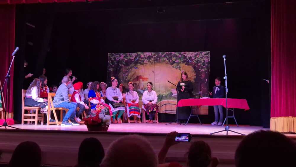 Ученици от Българско училище „Св. Седмочисленици“ в Реус участваха в драматизация на главата „Радини вълнения“ от романа „Под игото“