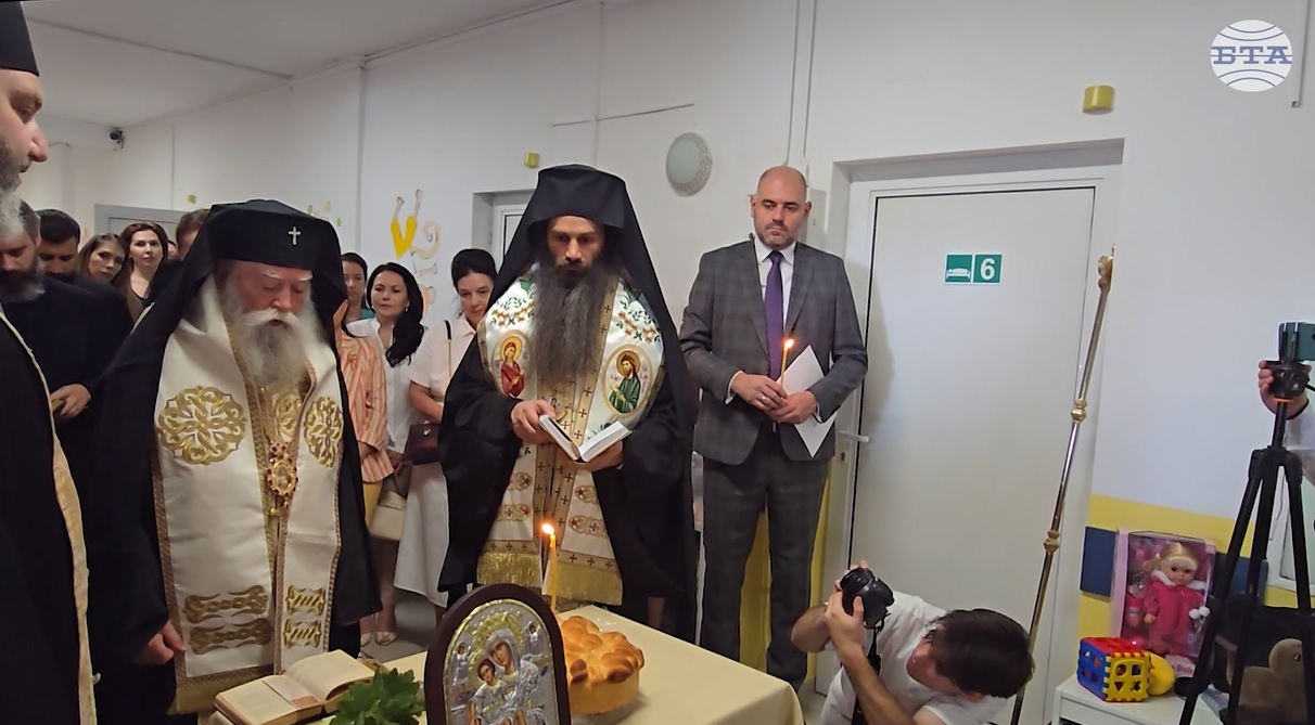 Обновено детско УНГ отделение в УМБАЛ ,,Царица Йоанна- ИСУЛ" беше осветено от митрополит Гавриил Ловчански
