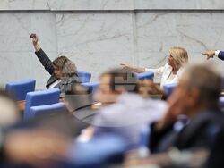 Народно събрание - заседание - вот на недоверие - дебати