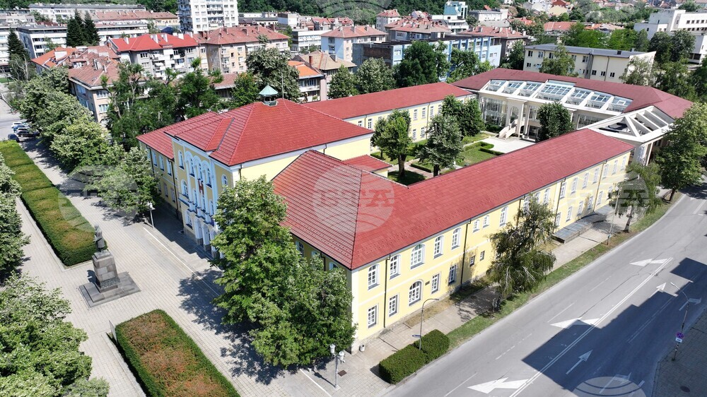 В Габрово днес отбелязват 191 години от основаването на Априловото училище