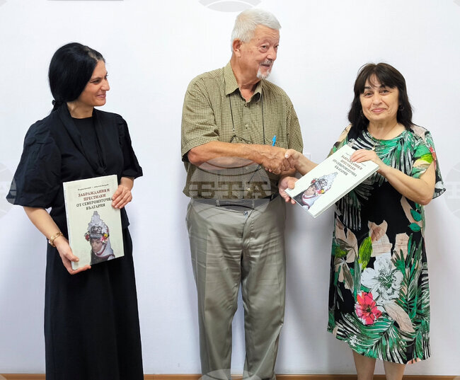 Ценно дарение получи Регионалната библиотека "Партений Павлович" в Силистра