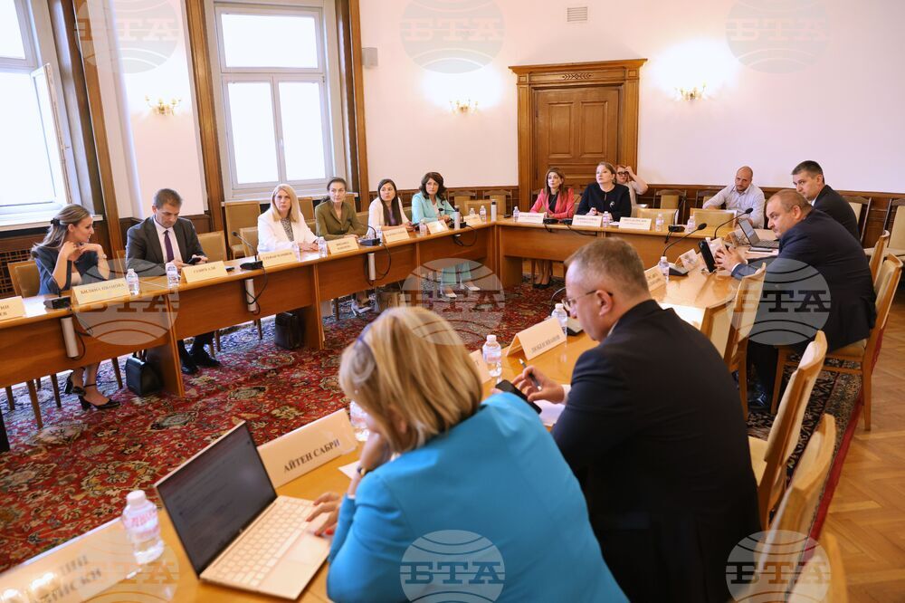 Парламентарната комисия по труда и социалната политика прие на първо четене промени в НК за социалните услуги за възрастни хора 