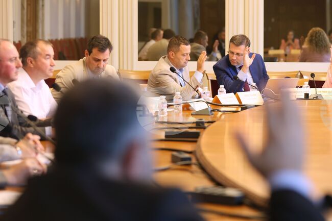 Парламентарната Комисия по енергетика прие на второ четене промените в Закона за ограничаване изменението на климата