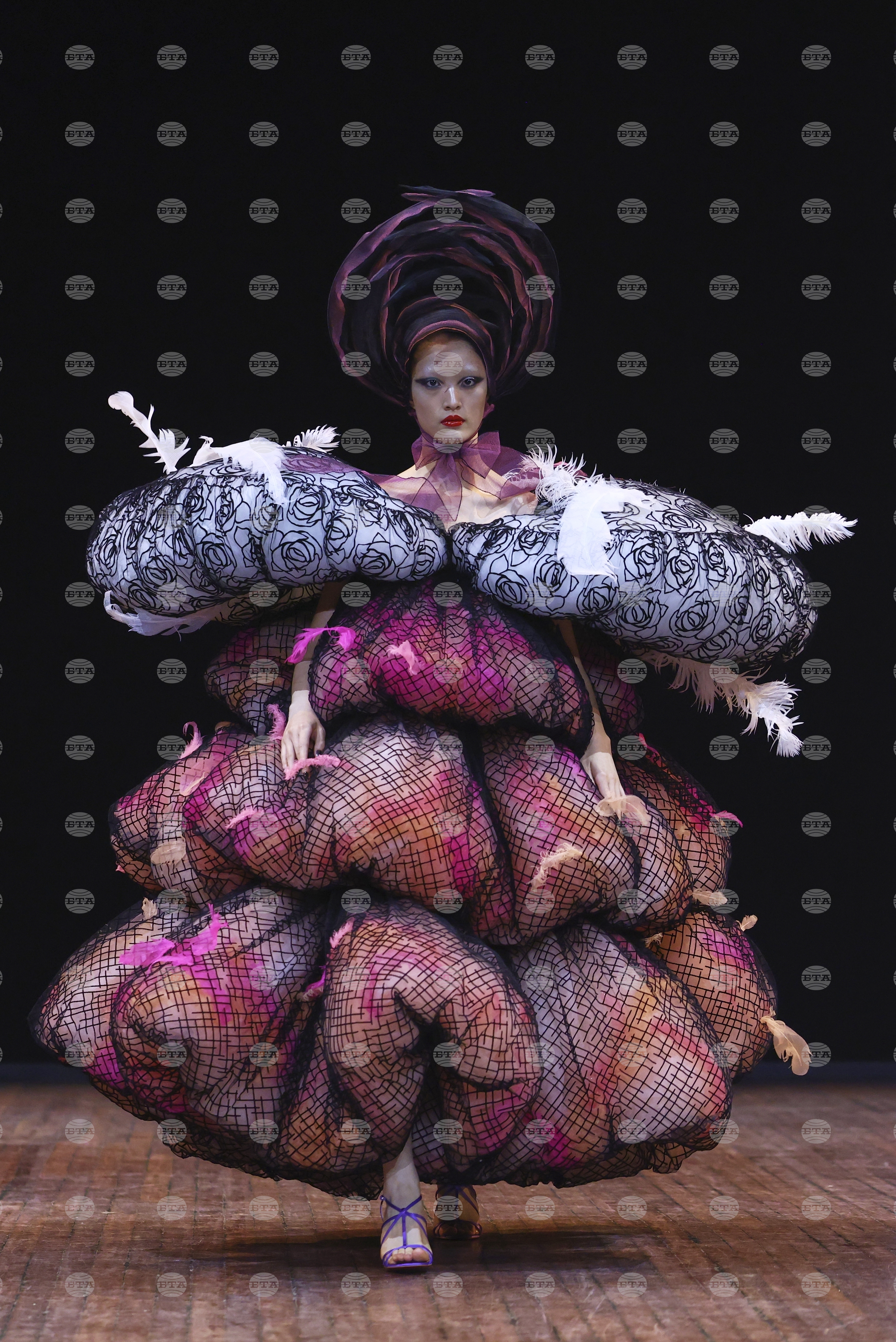 France Fashion Viktor & Rolf F/W 25 26
