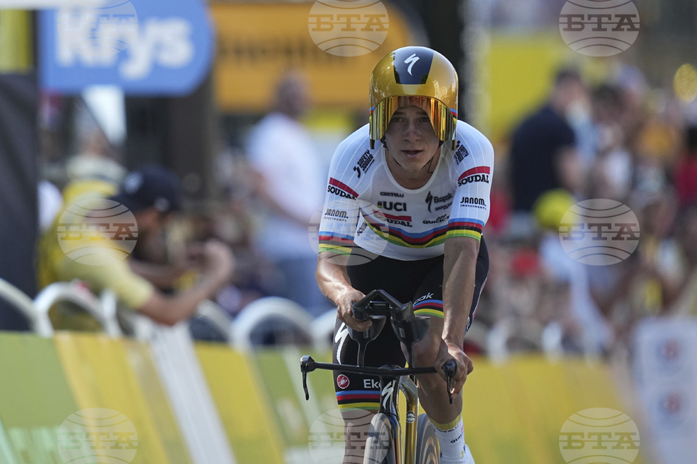 Ремко Евенпул спечели индивидуалното бягане по часовник на Тур дьо Франс, Тадей Погачар излезе начело в генералното класиране