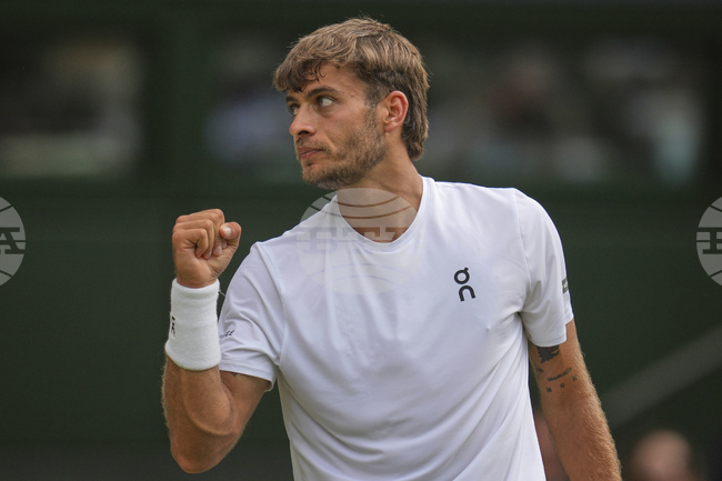 Домакинът Италия записа победа на старта на "Хопман Къп" 