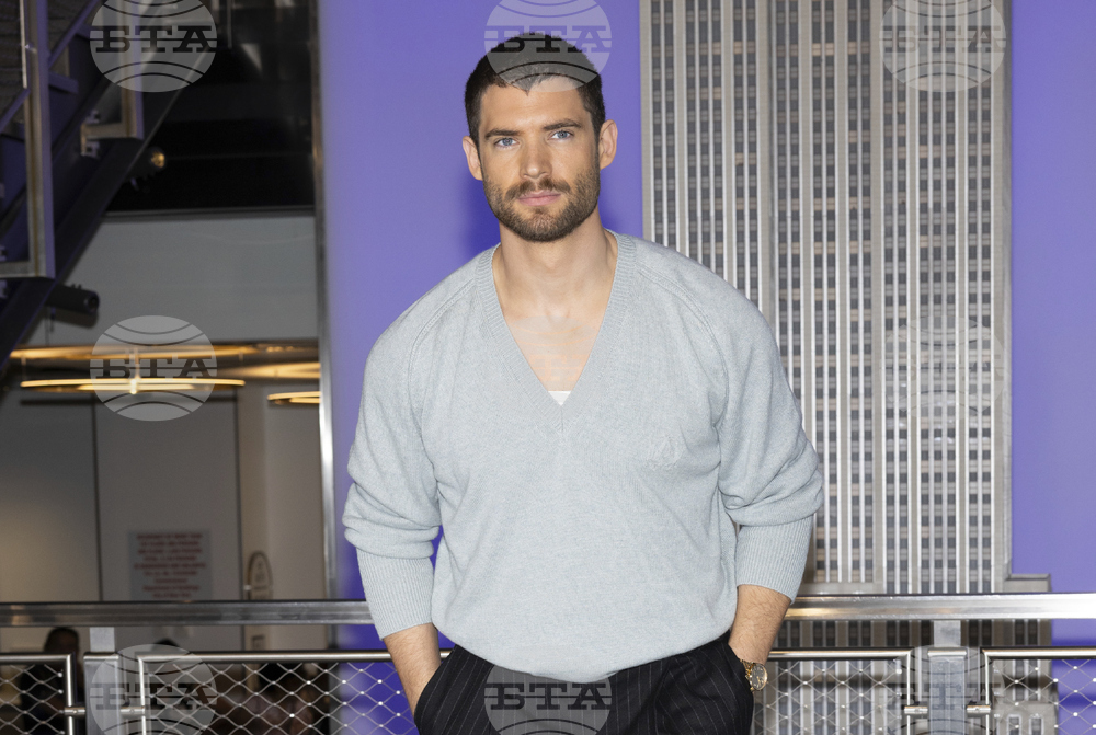 "Superman" Cast Visit the Empire State Building