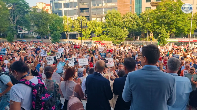 Във Варна протестират в подкрепа на задържания кмет Благомир Коцев