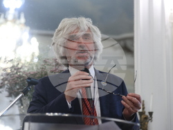 Франция - Париж - ЮНЕСКО - „Green Machine“